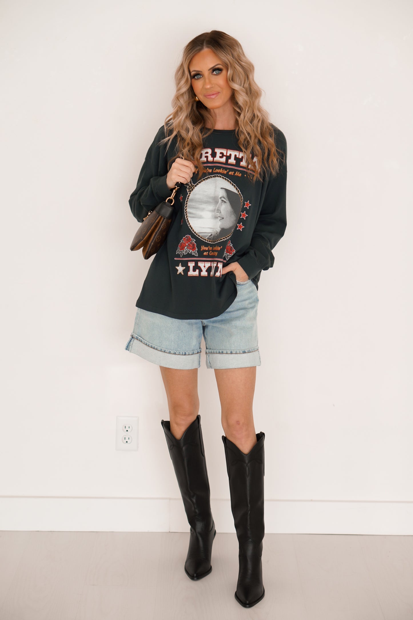 DAYDREAMER Lookin' At Country Loretta Lynn Long Sleeve